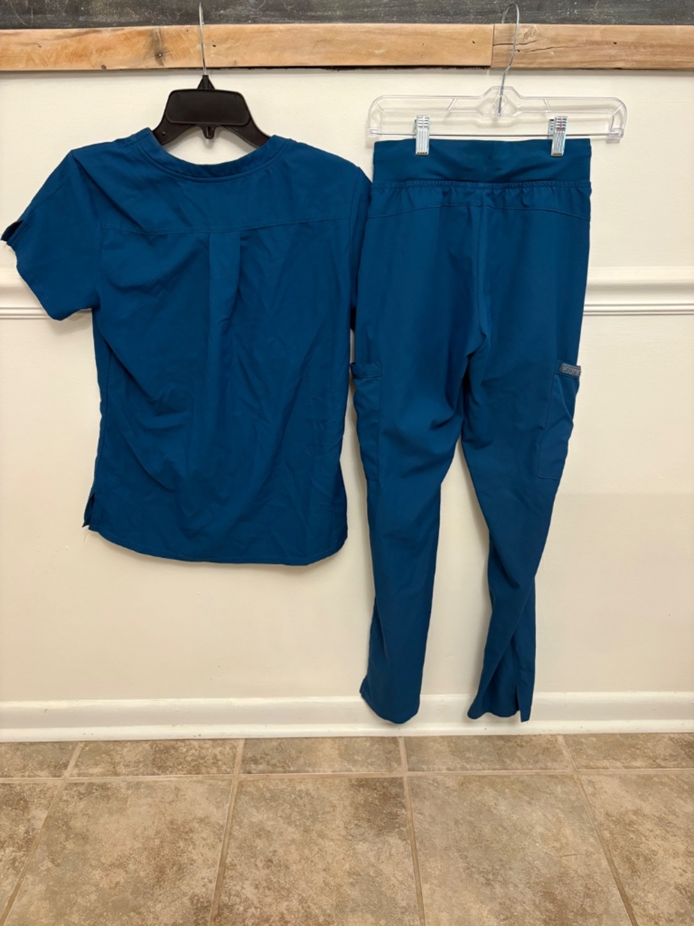 Carribbean Blue Med Couture Scrub Set! - Picture 2 of 4
